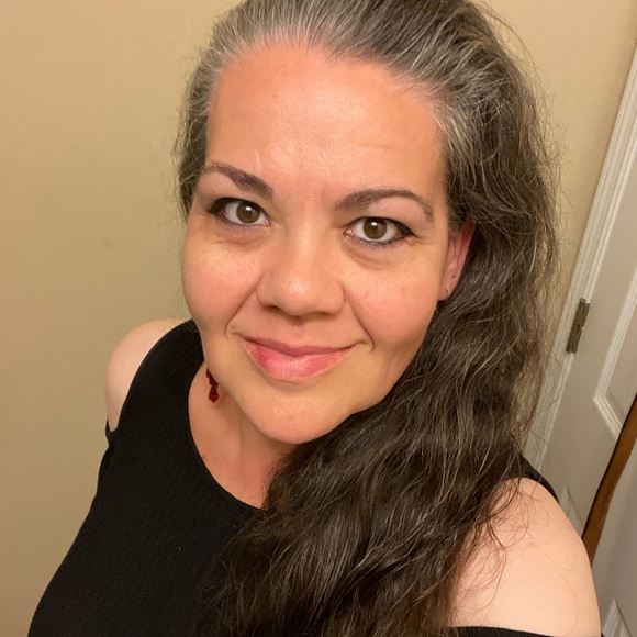 Meet your Posher, Dena - Picture 2 of 2